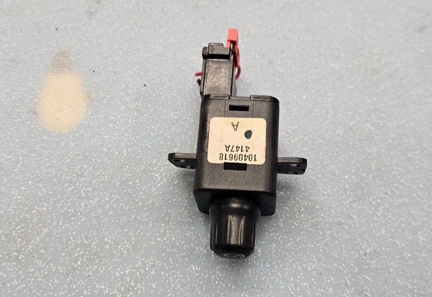 🔥04-08 GRAND PRIX DASH INSTRUMENT PANEL DIMMER LIGHT SWITCH CONTROL BLACK