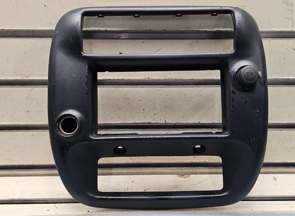95-10 Ranger Explorer Center Dash Radio Stereo Display Bezel Trim Panel BLACK B2