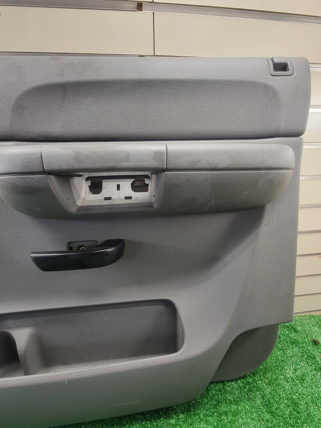 🔥07-09 Chevy Silverado Avalanche GMC Sierra Passenger Front Door Panel GRAY D19