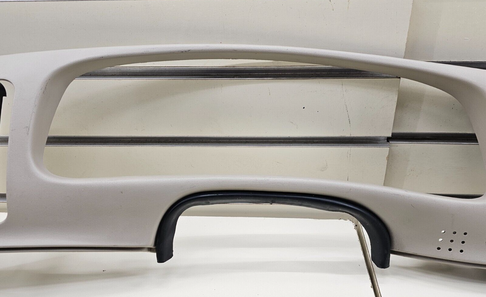 97-05 BUICK PARK AVENUE DASH INSTRUMENT CLUSTER SPEEDOMETER TRIM BEZEL LIGHT TAN