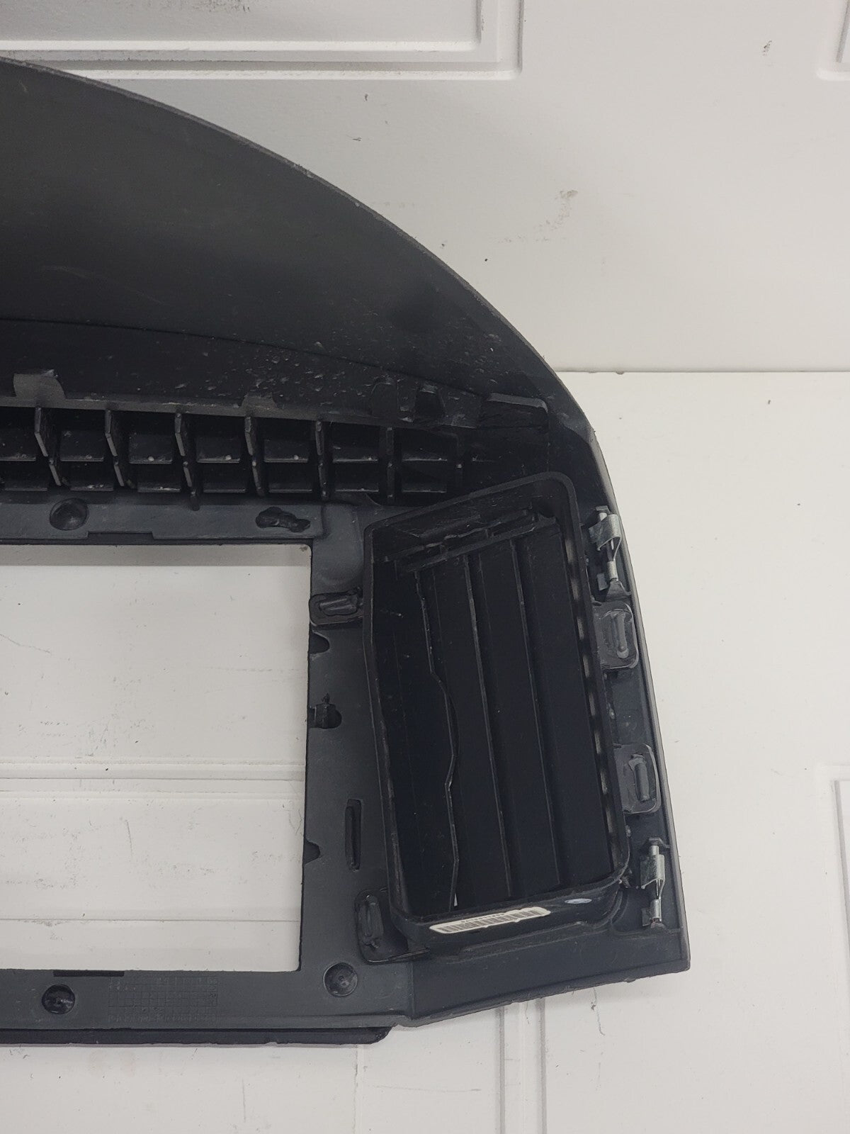 05-07 Jeep Grand Cherokee OEM radio bezel dash trim for navigation GPS Gray B73
