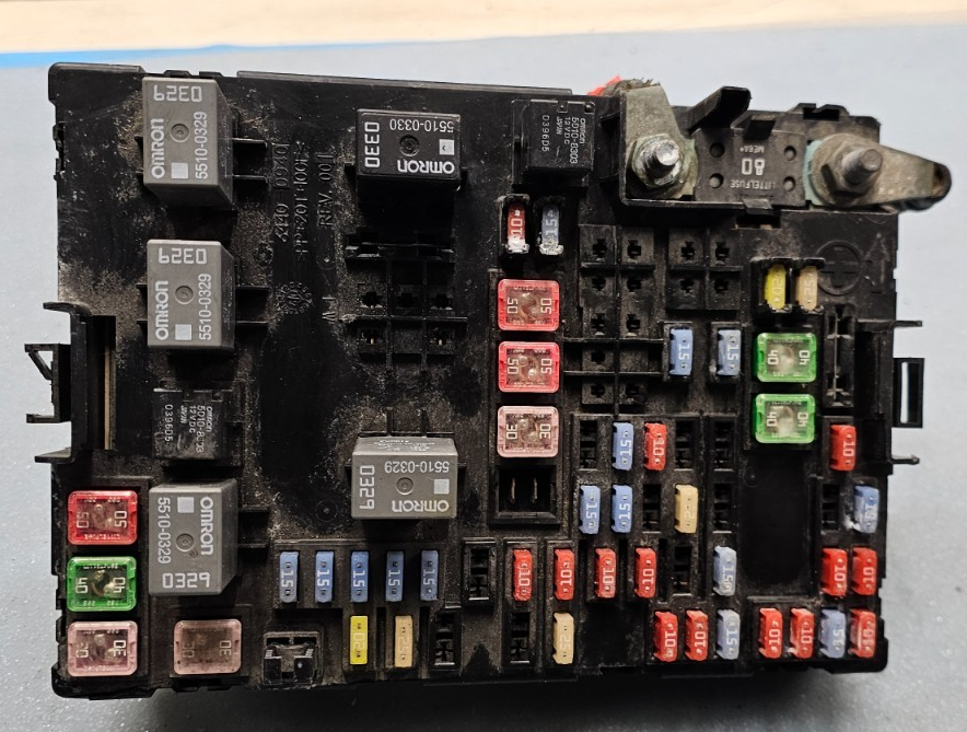 🔥07-09 Equinox Torrent Engine Fuse Relay Box Control Junction Module TIPM Unit