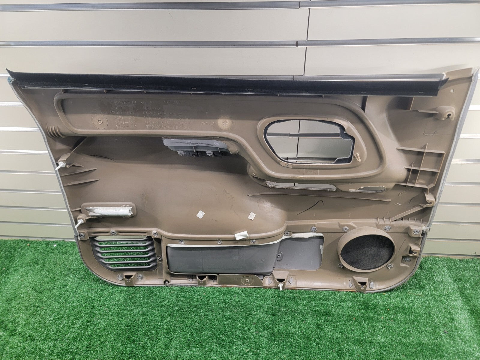 🔥95-99 Chevy GMC Silverado C/K DOOR PANEL Front RIGHT Passenger auto gray D2