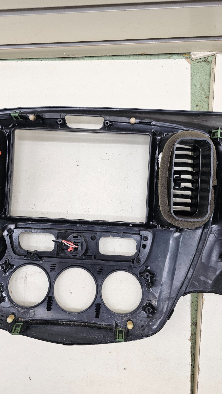 🔥01-06 Tribute Dash Instrument Cluster Speedometer Bezel Trim Panel Black
