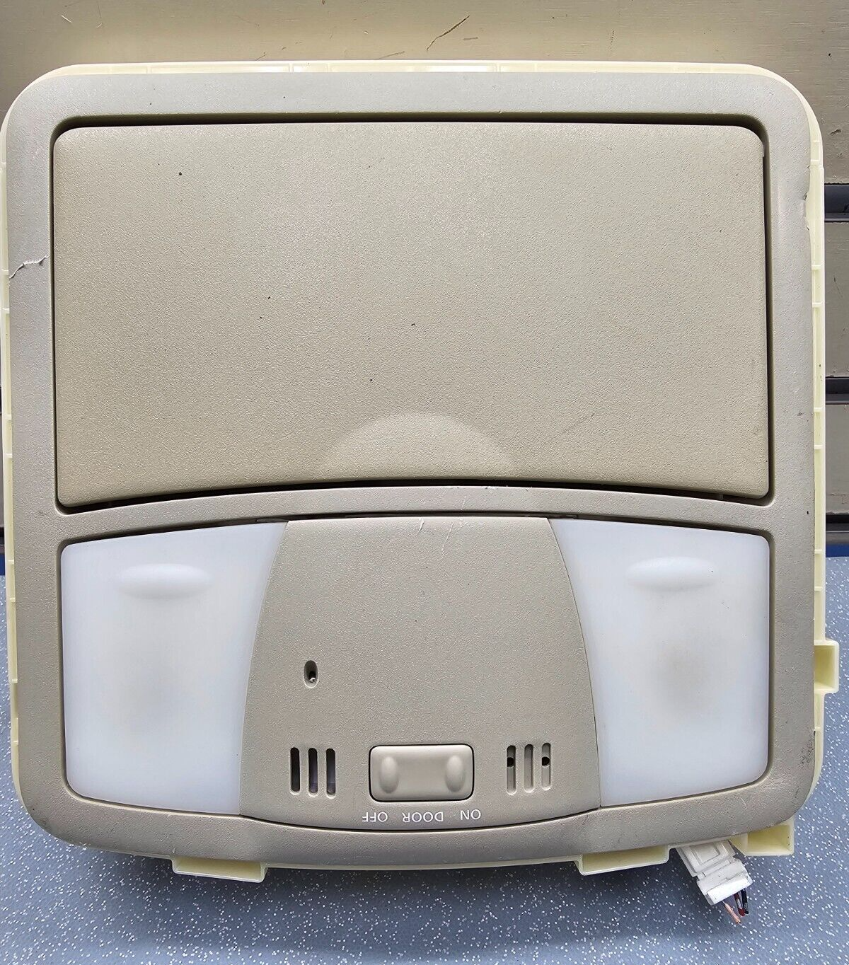 09-14 Maxima Murano Rogue Overhead Roof Console Storage Dome Map Light Lamp Tan