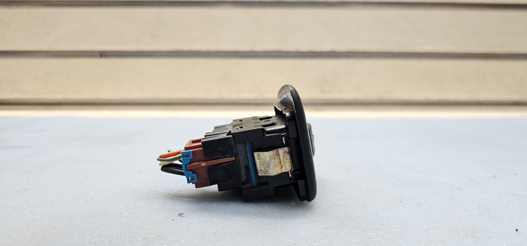 03-06 Silverado Tahoe Suburban Yukon Sierra Right Rear Window Door Switch Black