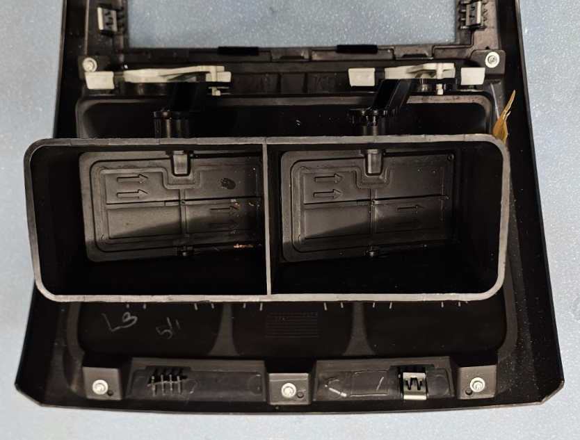 🔥07-12 GMC Acadia Center Dash Radio Bezel Climate Control Trim Panel Silver OEM