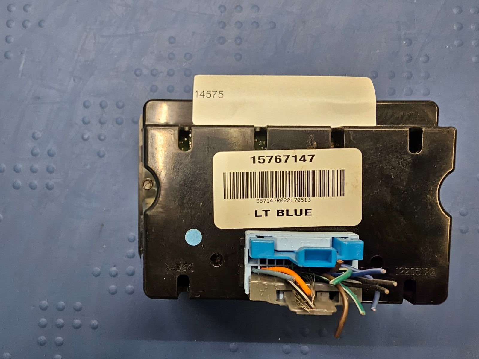 🔥03-06 Tahoe Suburban Yukon Sierra Rear Audio Climate Control Switch Panel OEM