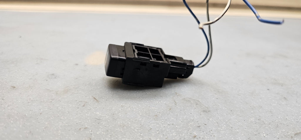 🔥03-08  Toyota Matrix Pontiac Vibe Rear Trunk Door Glass Switch OEM