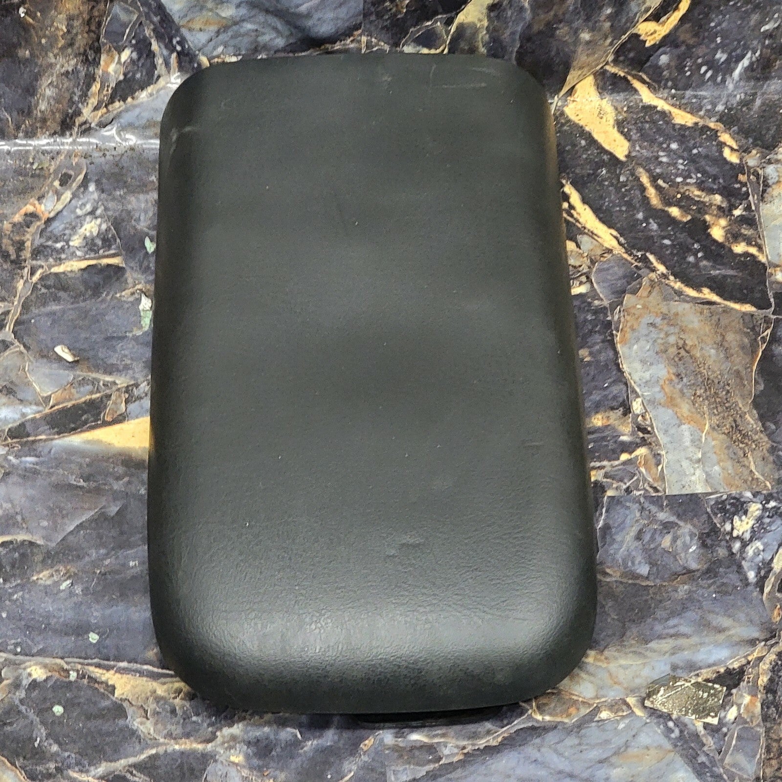02-09 Chevy Trailblazer GMC ENVOY Center Console Armrest Lid Cover BLACK def L9