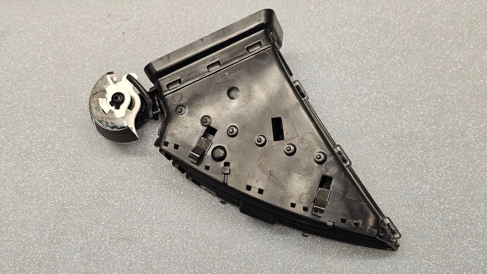 13-18 Ford Escape Dash Center Right Passenger Air Vent Conditioner Filter Heater