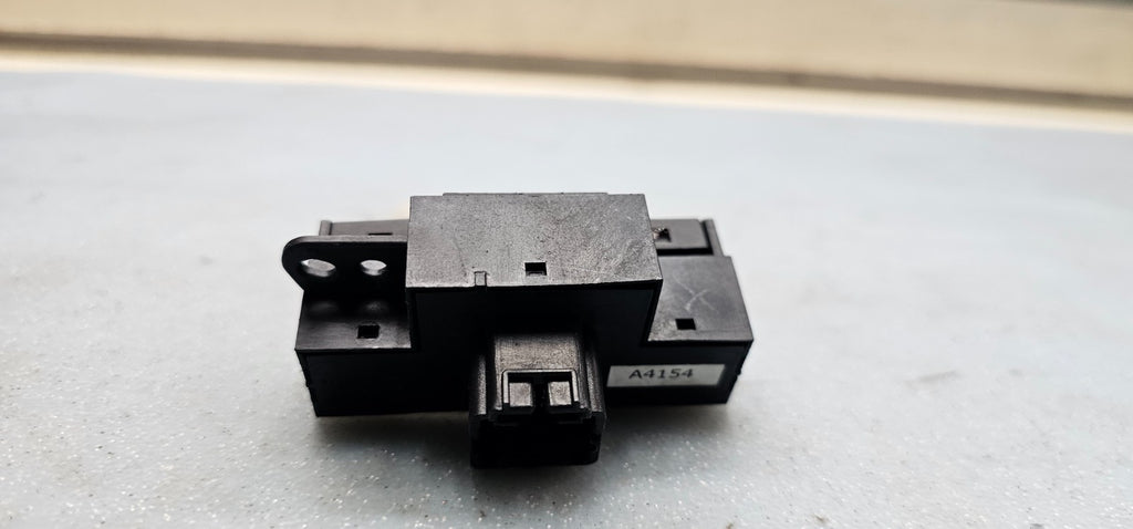 🔥05-10 Chrysler 300 Grand Caravan Hazard Warning Light Control Switch Black OEM