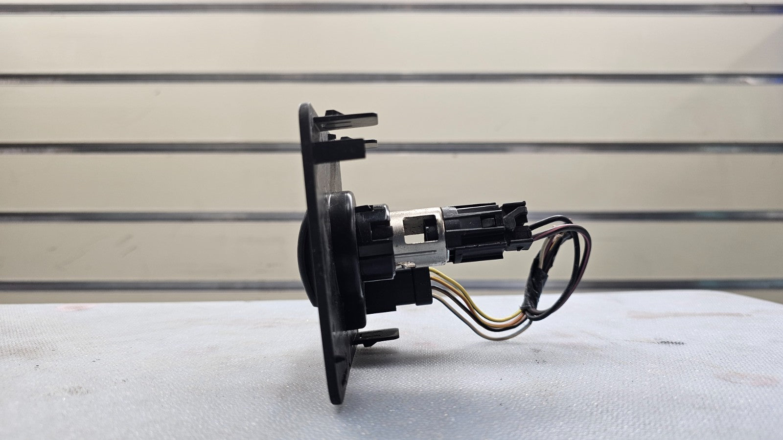 🔥05-07 Ford F250 F350 F450 F550 Pickup Power Point Outlet Switch Assembly Black