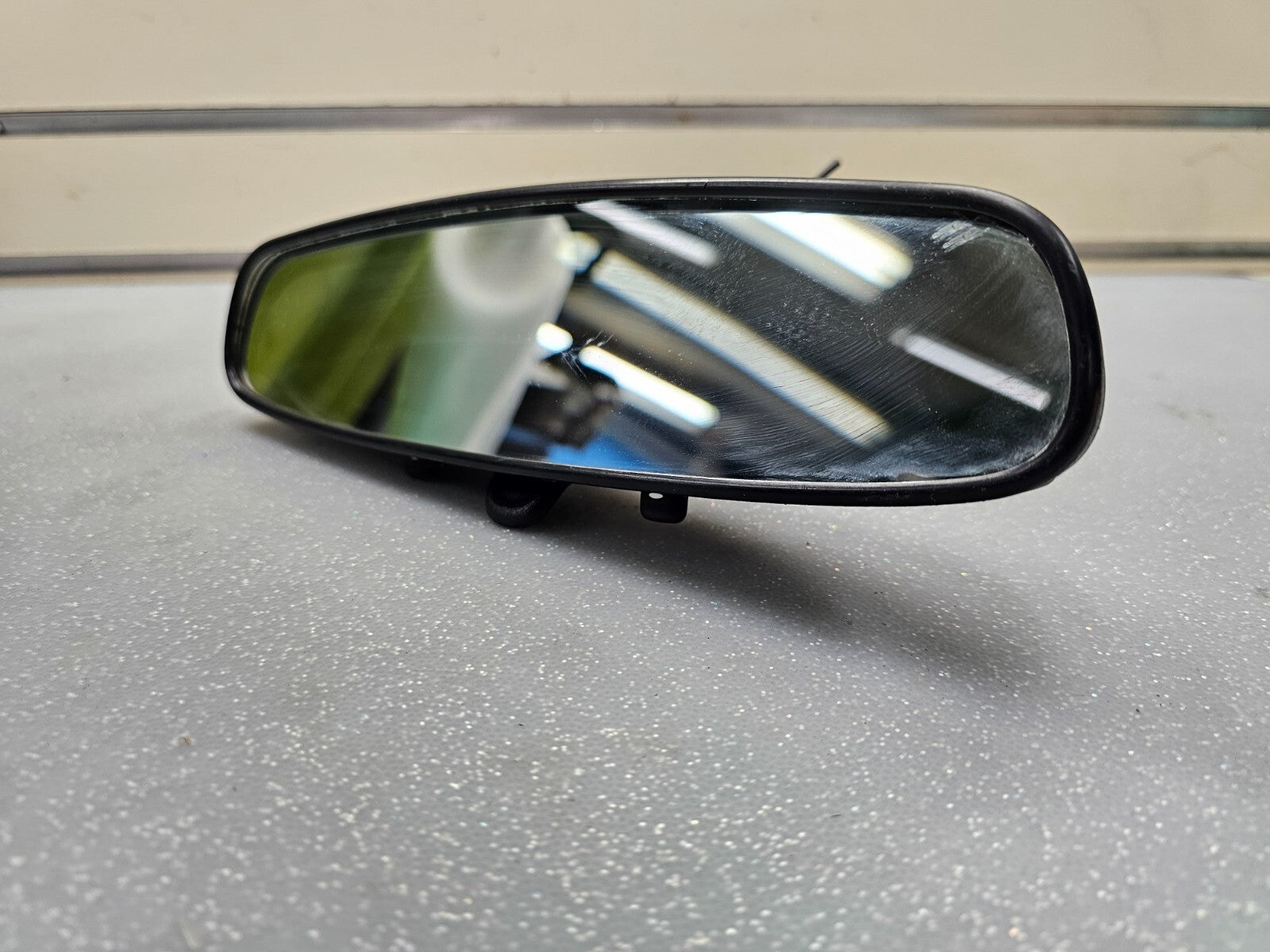 03-08 TOYOTA COROLLA/ PONTIAC VIBE REAR VIEW MIRROR OEM/TC