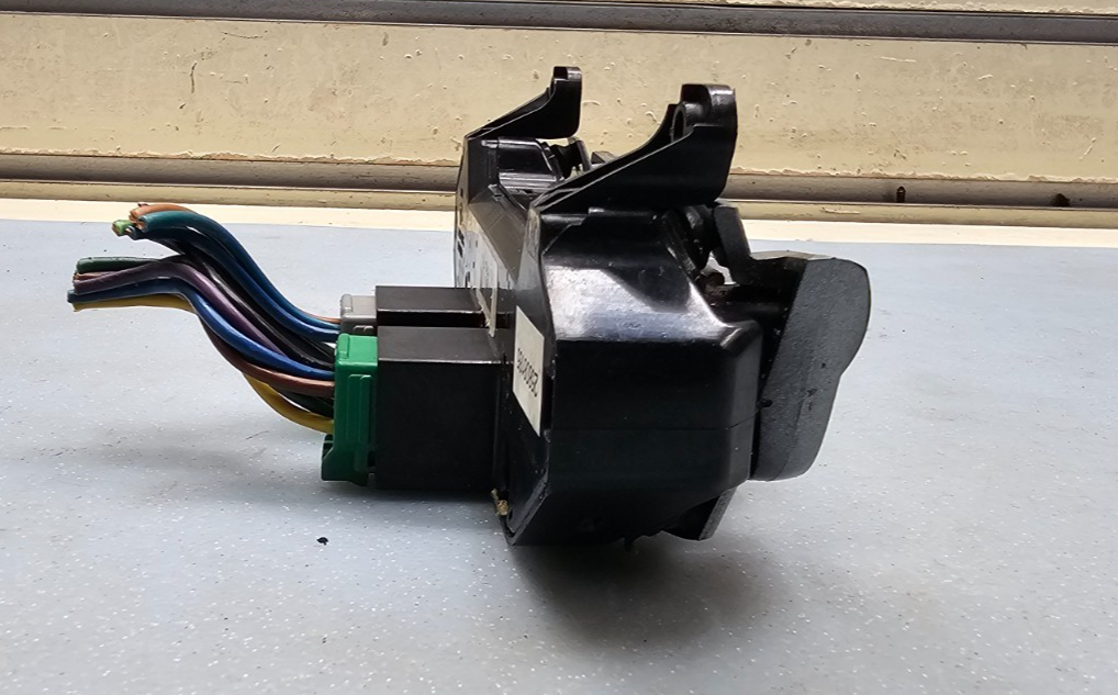 🔥2007-2008 Pontiac Torrent Side Window Door Switch Assembly (Master) Silver OEM