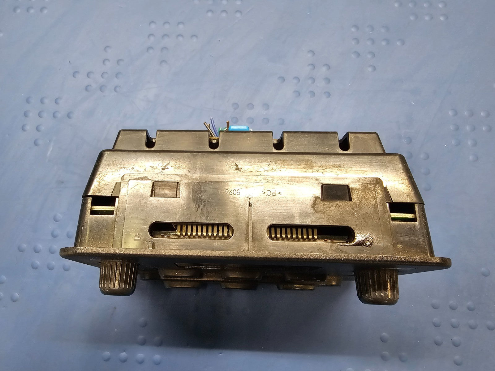 🔥03-06 Tahoe Suburban Yukon Sierra Rear Audio Climate Control Switch Panel OEM