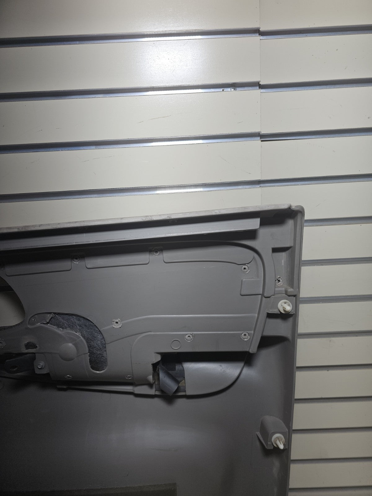 🔥02-09 CHEVY TRAILBLAZER Door Panel  Front LEFT Driver Arm Rest LIGHT GRAY D8