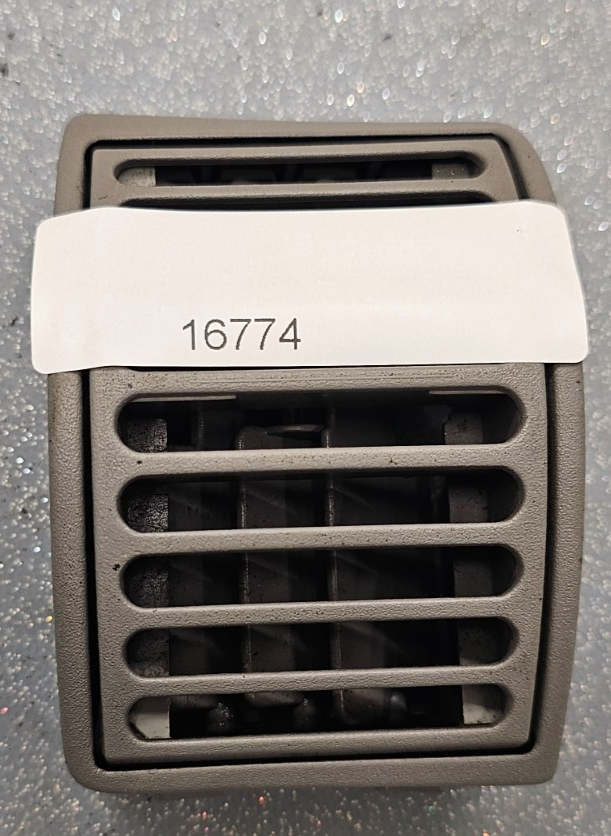 🔥95-99 SILVERADO SUBURBAN TAHOE TRUCK DASH RIGHT PASSENGER AIR VENT HEATER TAN