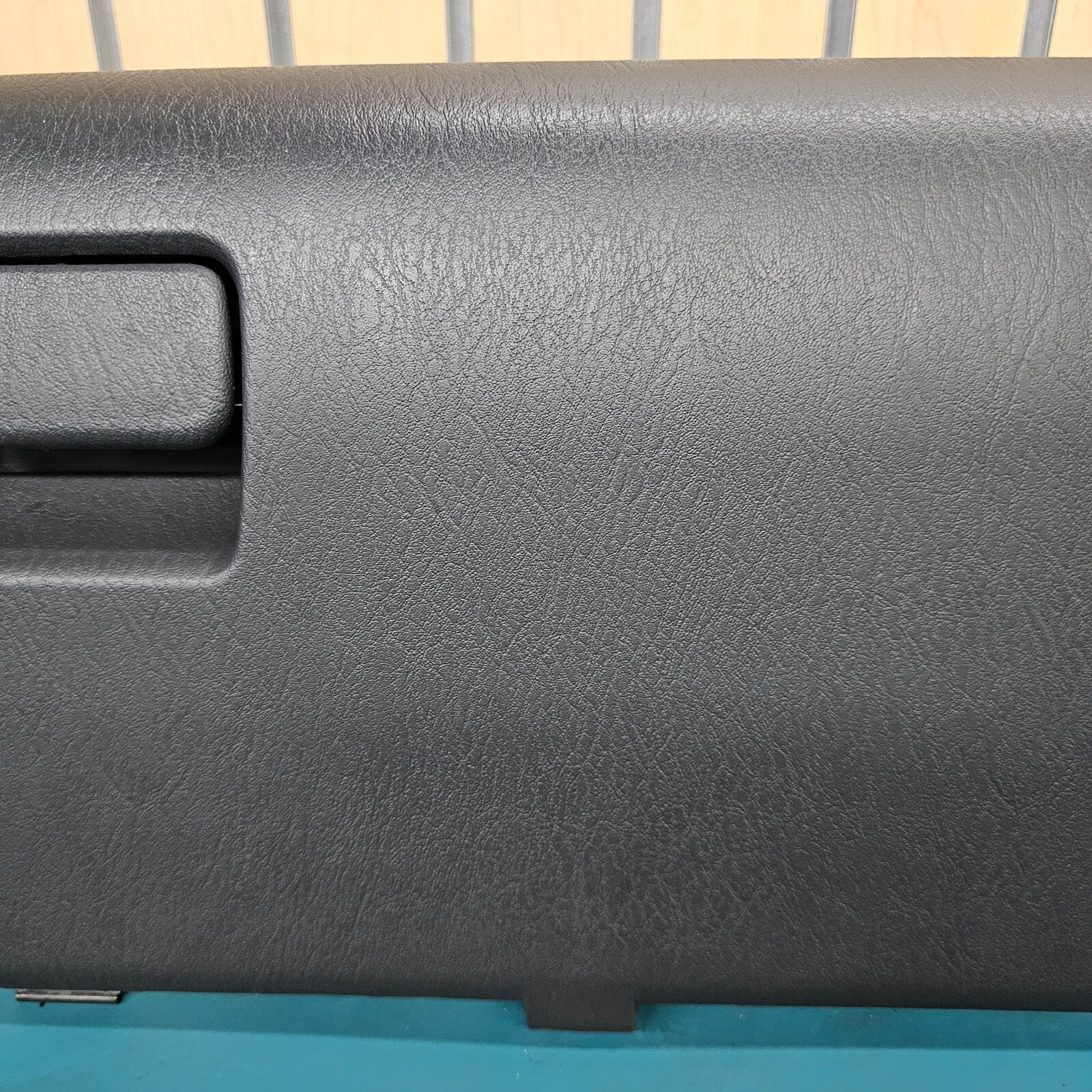 99-04 Jeep Grand Cherokee WJ Glove Box  Assembly Dash Agate storage Compartment