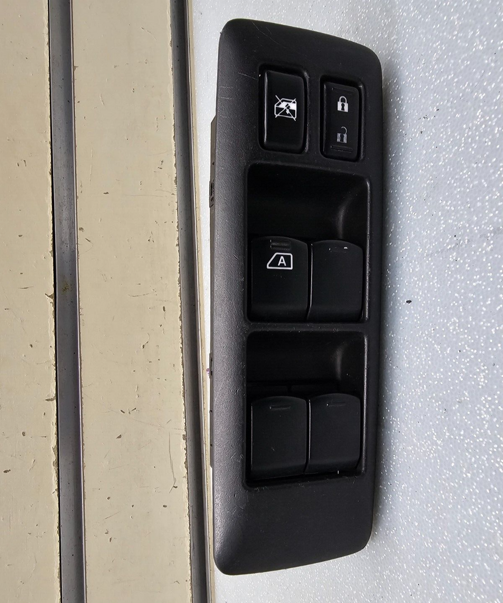 11-15 NISSAN ROGUE FRONT LEFT DRIVER MASTER POWER WINDOW SWITCH ASSEMBLY BLACK