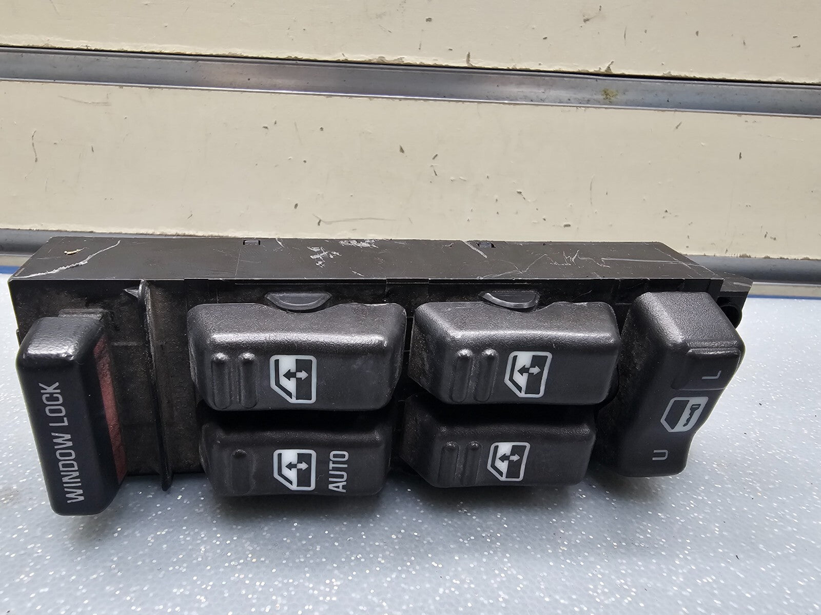 99-02 Silverado SIERRA 4 DOOR FRONT Left DRIVER Master Power Window Switch WS4