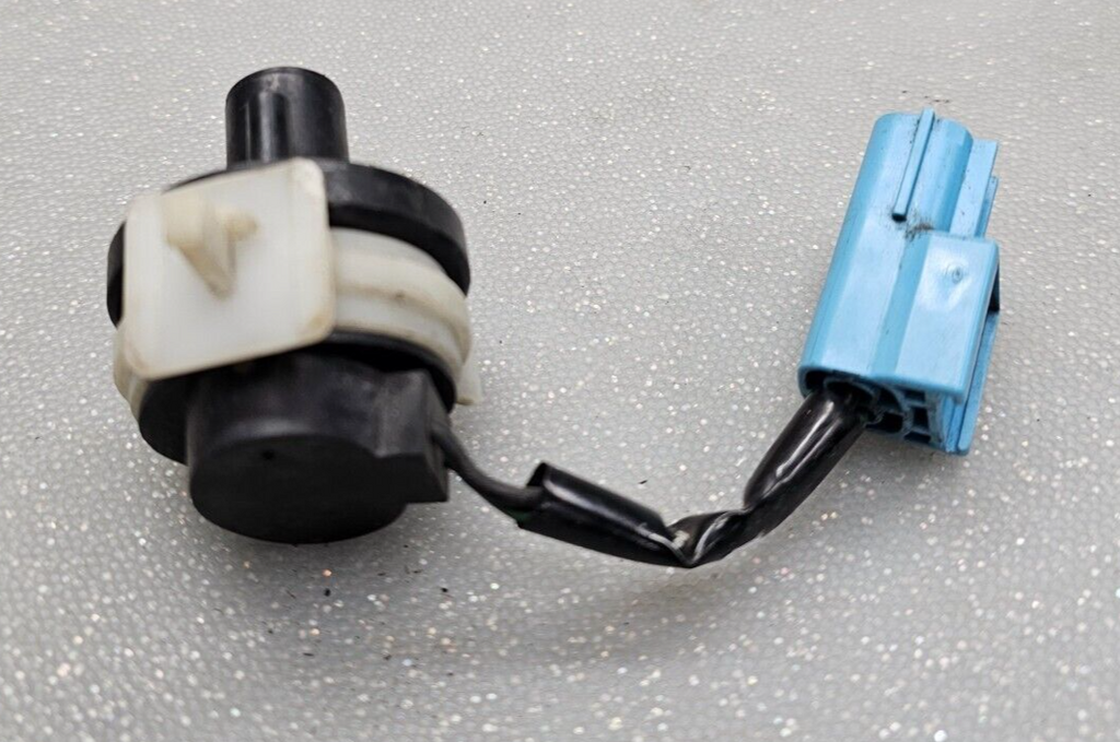 🔥1999-2004 NISSAN PATHFINDER VACUUM SWITCH SWIRL CONTROL VALVE OEM