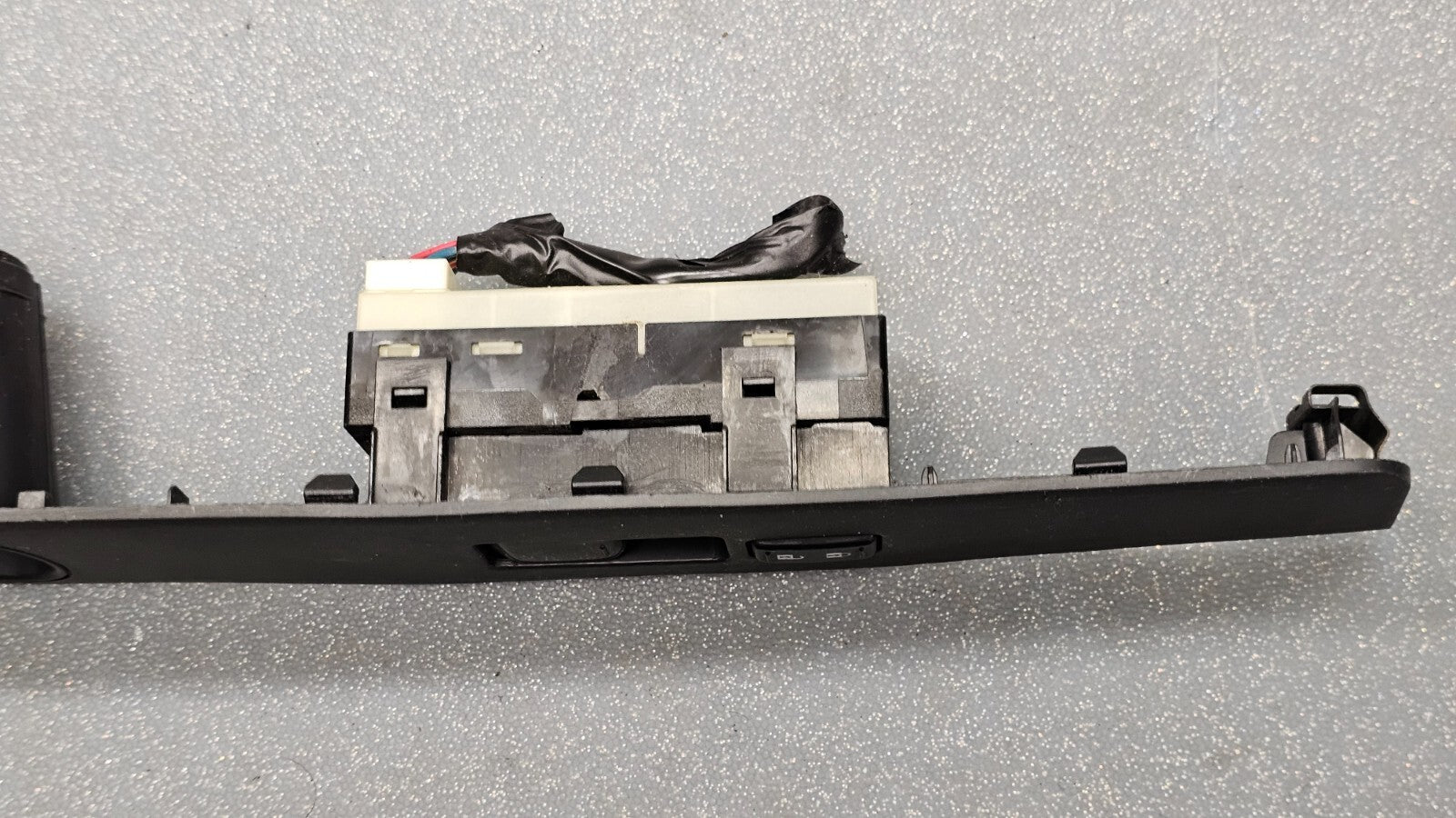 07-10 Nissan Sentra Window Control Door Lock Switch Front Right Passenger Black