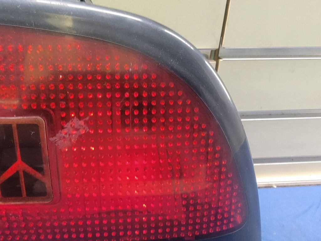 90-91 Oldsmobile Cutlass Supreme Passenger Right Tail Light Assembly Chrome