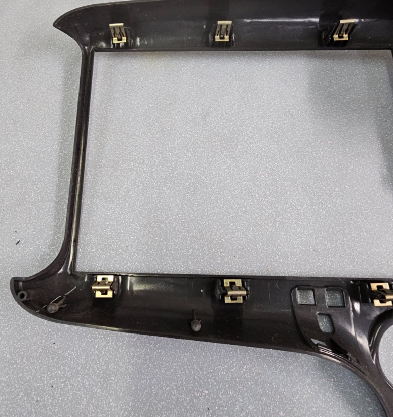 🔥04-08 Pontiac GRAND PRIX Center Dash RADIO BEZEL Trim w/3 BUTTONS Black B9