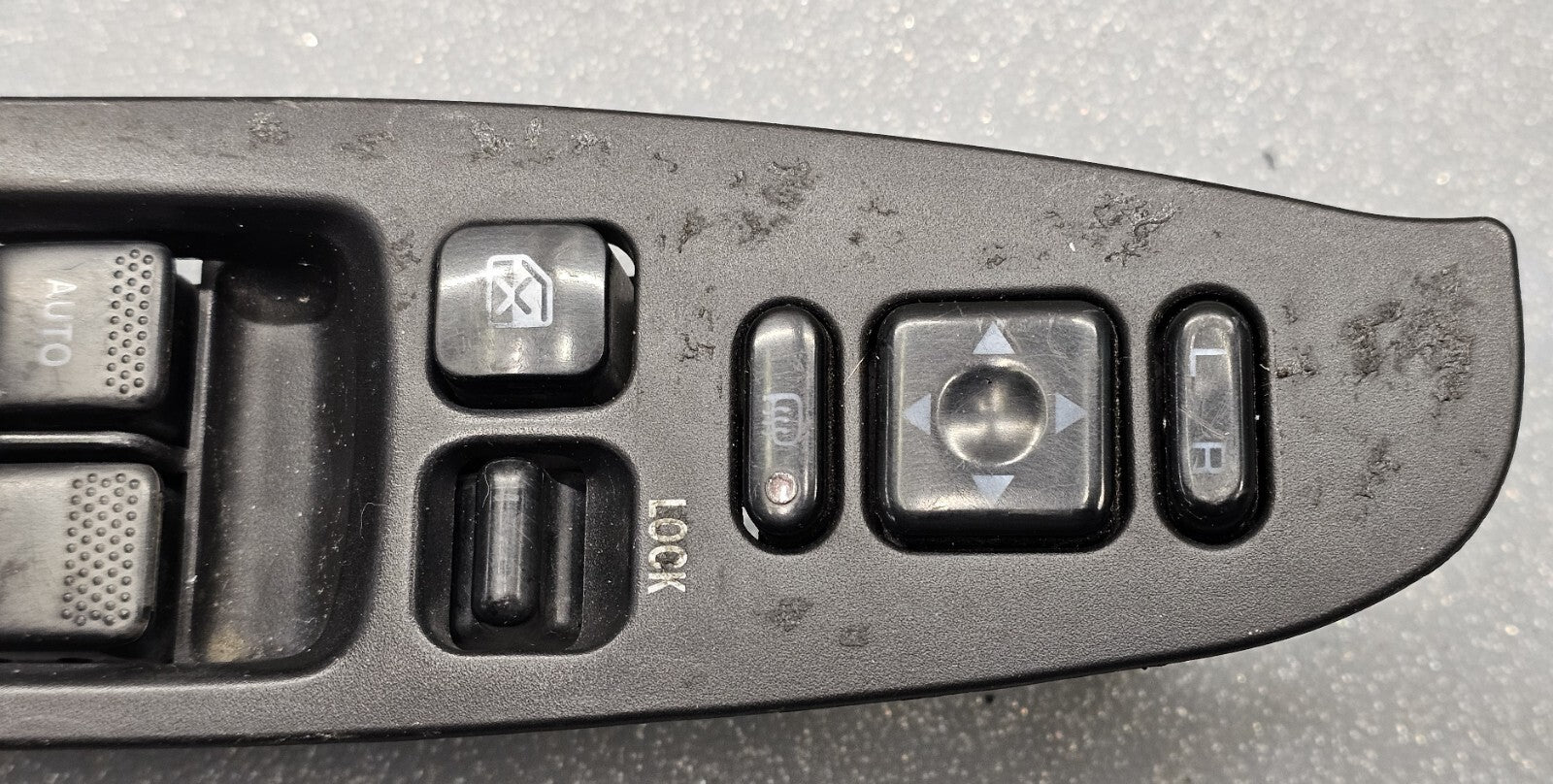 🔥00-04 Legacy Outback Left Driver Master Window Door Control Switch Bezel Black