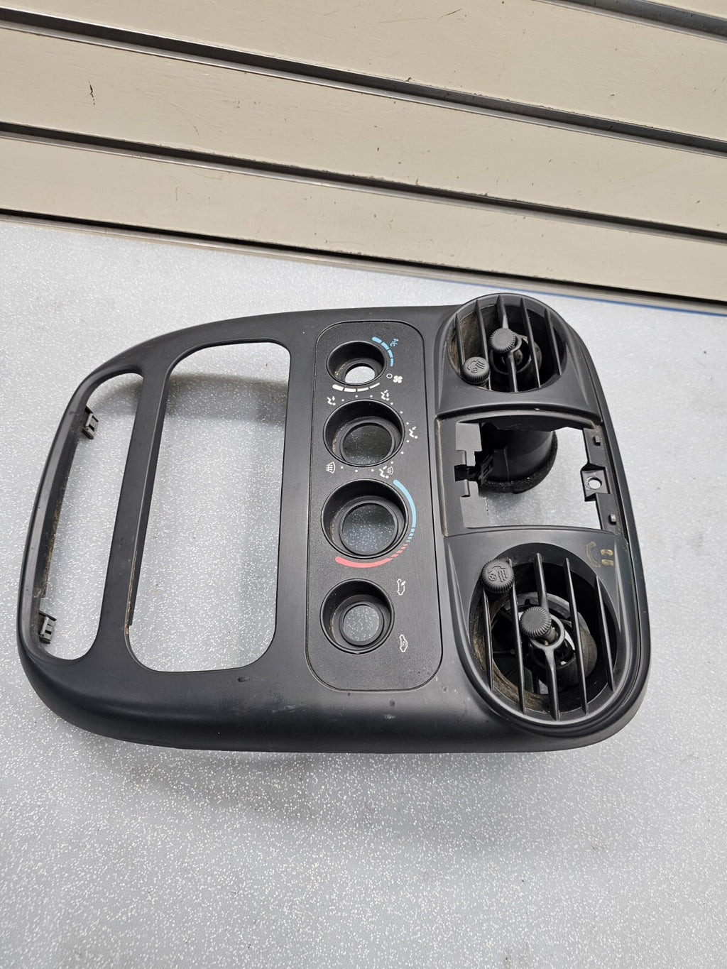 🔥01-05 Chrysler PT CRUISER Dash Radio Bezel Climate Trim Panel BLACK B17