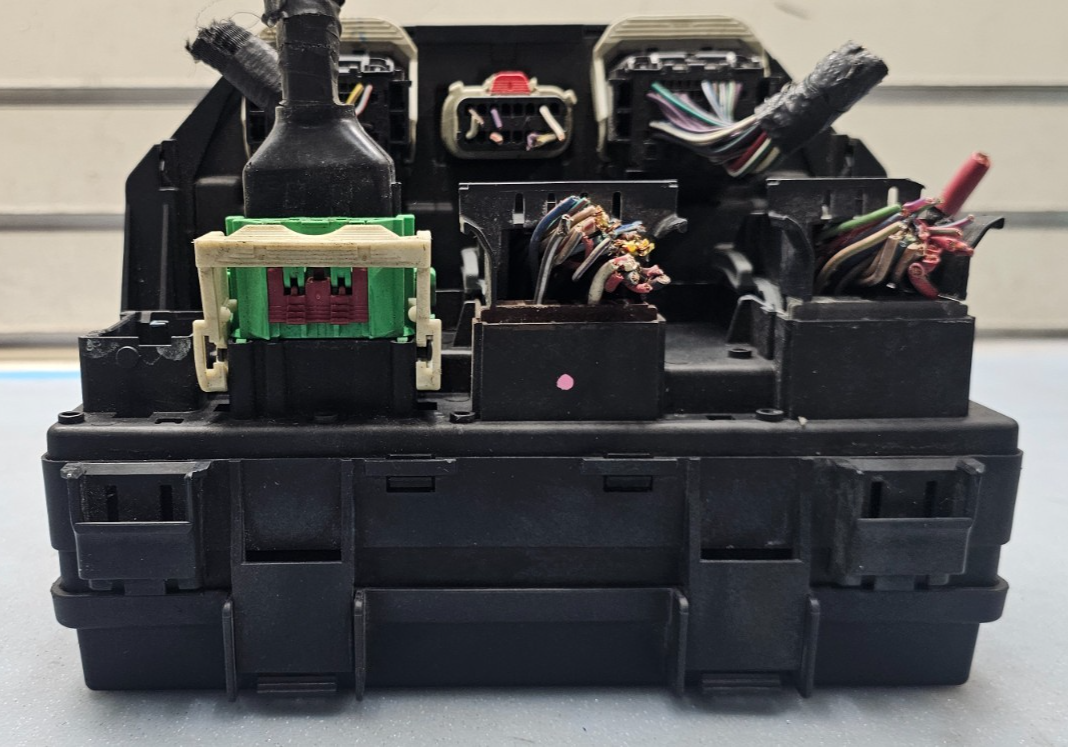 🔥2010 DODGE GRAND CARAVAN TOWN & COUNTRY TIPM FUSE BOX BCM POWER MODULE RELAY