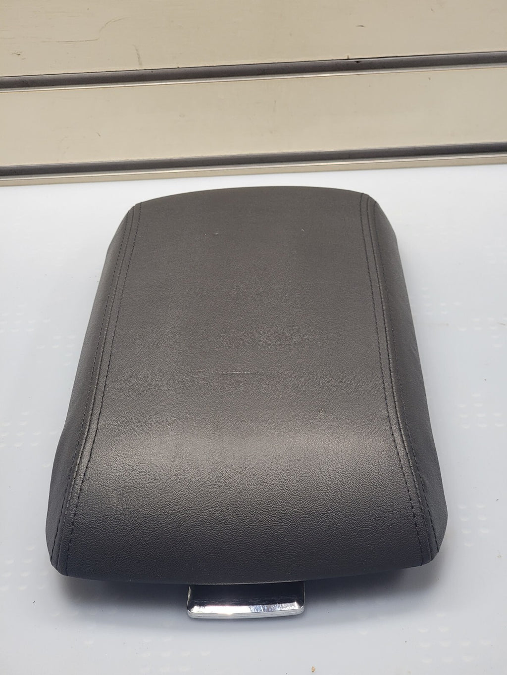 2007-2010 Ford Edge Center Console Lid Leather Arm rest Assembly OEM Black