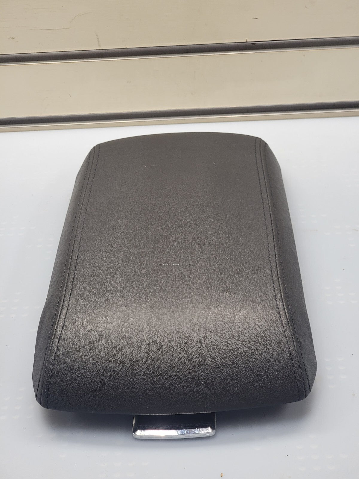 2007-2010 Ford Edge Center Console Lid Leather Arm rest Assembly OEM Black