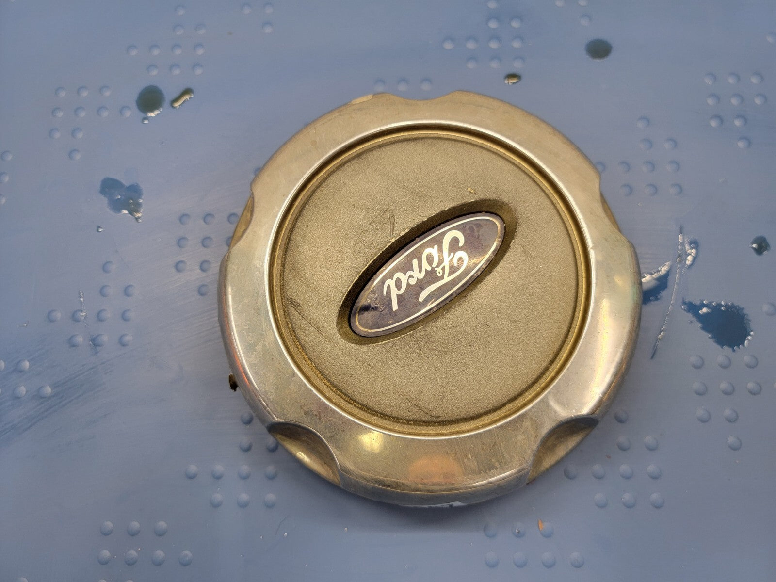 2002 - 2008 Ford Explorer wheel Center Hub Caps Set OEM