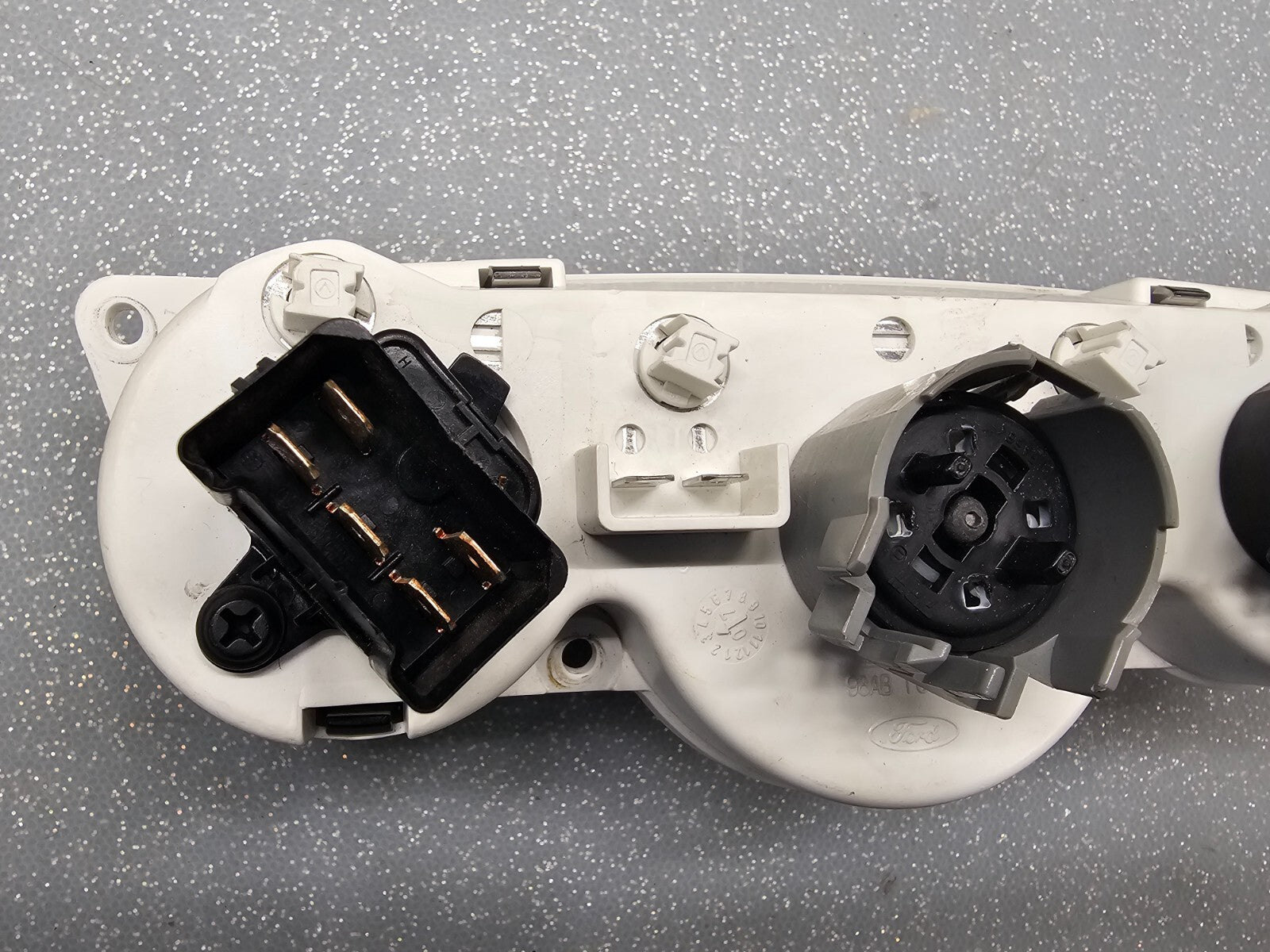 🔥00-07 Ford Focus Dash A/C Heater Climate Control Temperature Conditioner OEM