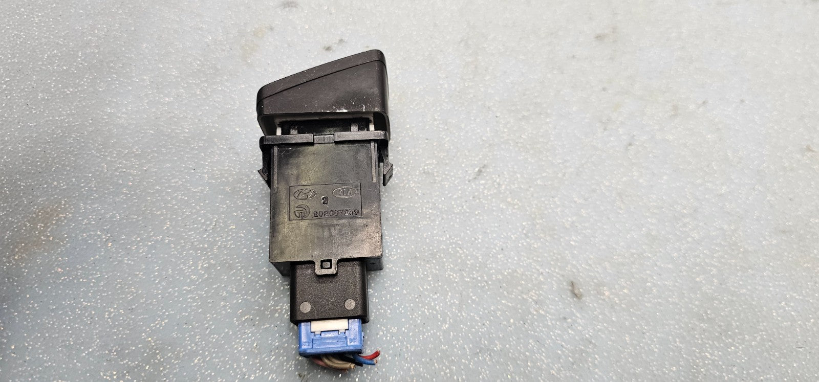 🔥05-06 Hyundai Tucson Rear Defrosted Defroster Heater Control Switch Button