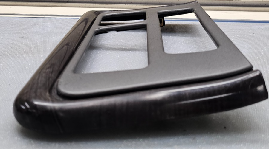 🔥02-05 GMC DENALI OEM CENTER DASH DISPLAY INFO TRIM SURROUND COVER