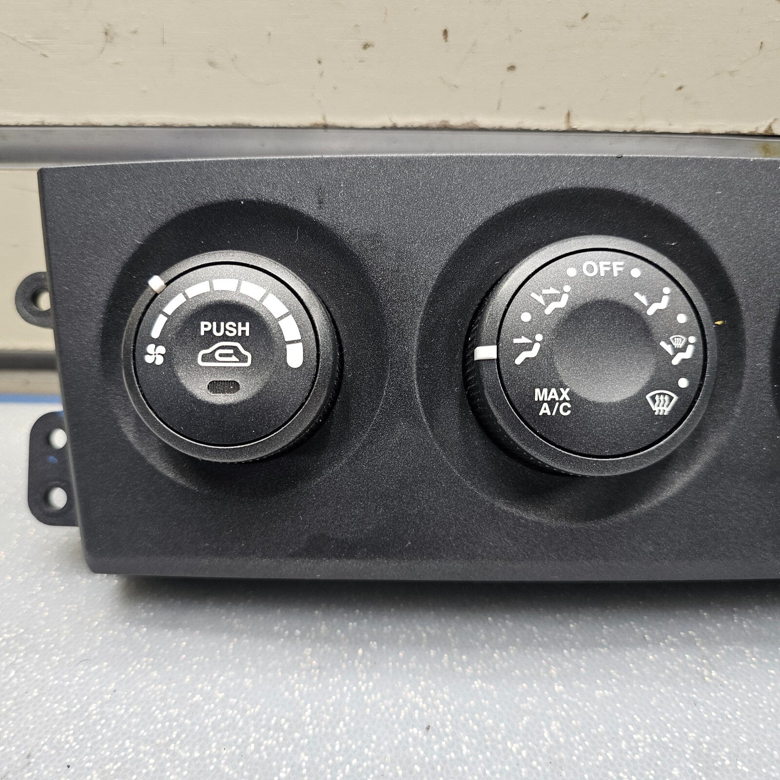 07-09 Kia Sorento LX Dash AC Heater Climate Temperature Control Air Conditioner
