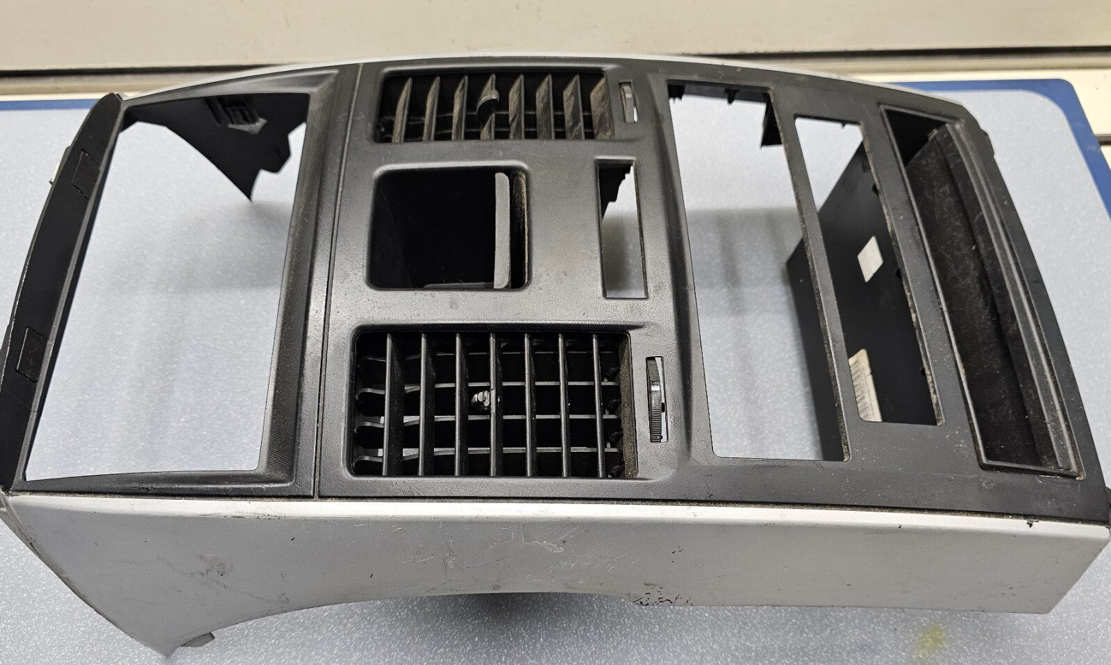 08-10 Grand Caravan Town Country Dash AM FM Radio Stereo Trim Bezel Panel Black