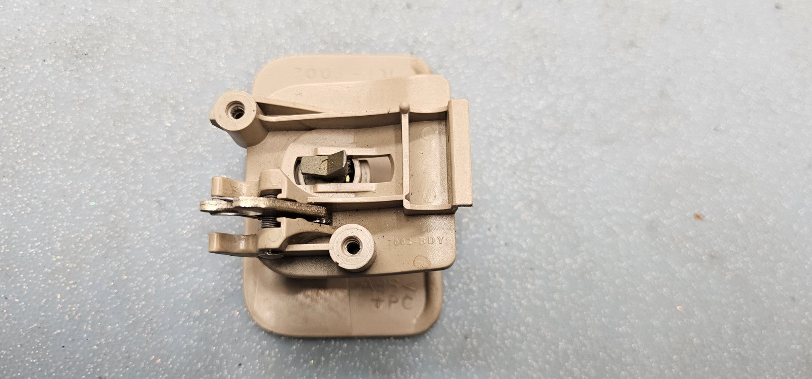 🔥03-07 Cadillac CTS SRX 05-09 STS Glove Box Latch Lock Handle Assembly Tan OEM