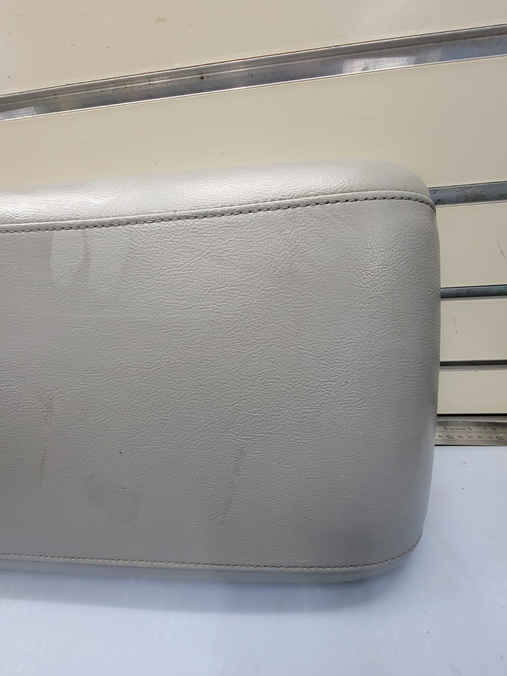 🔥2003-2006 FORD EXPEDITON CENTER CONSOLE ARMREST LID LIGHT GRAY LEATHER