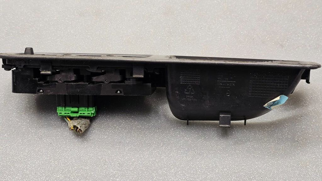 04-10 Volvo S40 V50 Front Left Driver Door Master Power Window Pull Switch Gray