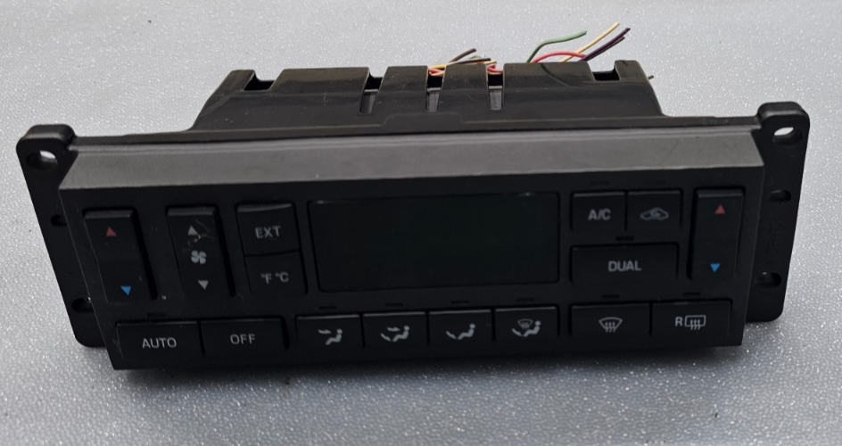 🔥03-06 TOWN CAR Dash AC Heater Climate Control Panel Temperature Conditioning