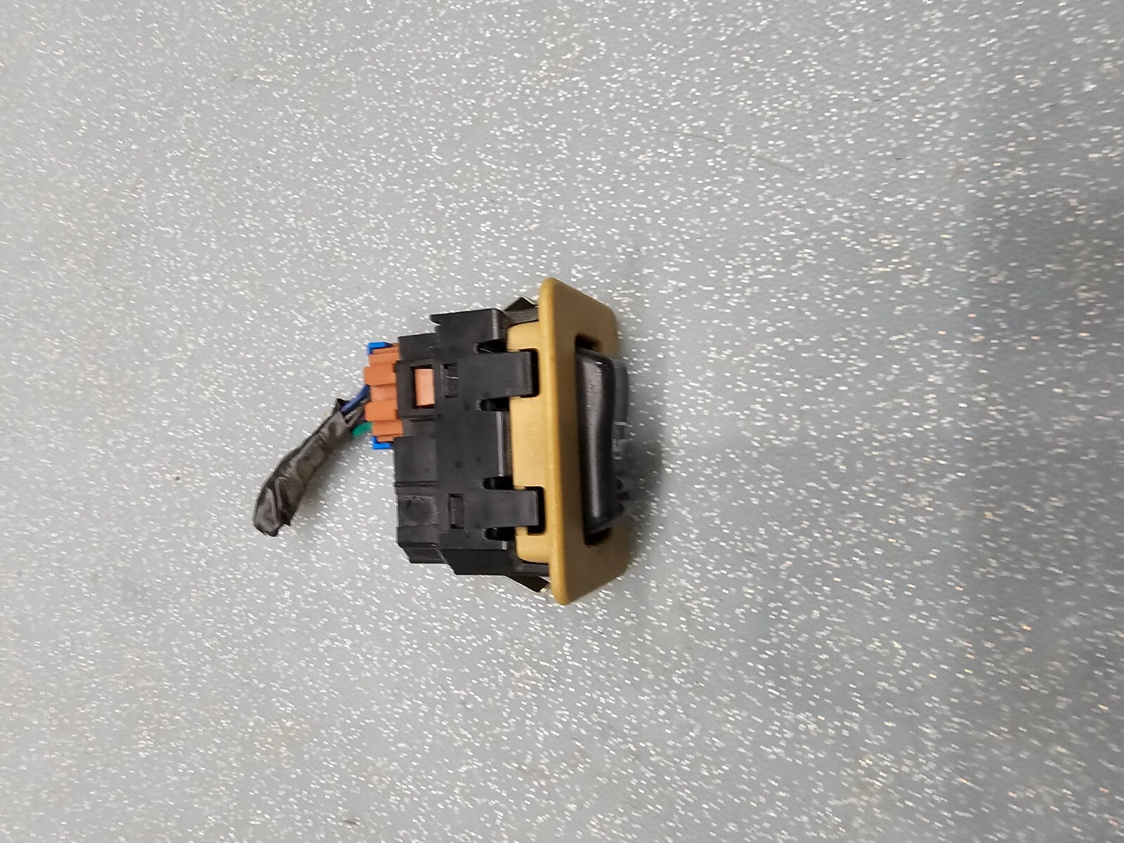 99-02 Chevy Silverado SIERRA Power Window Switch REAR Left or Right Dark TAN WS3