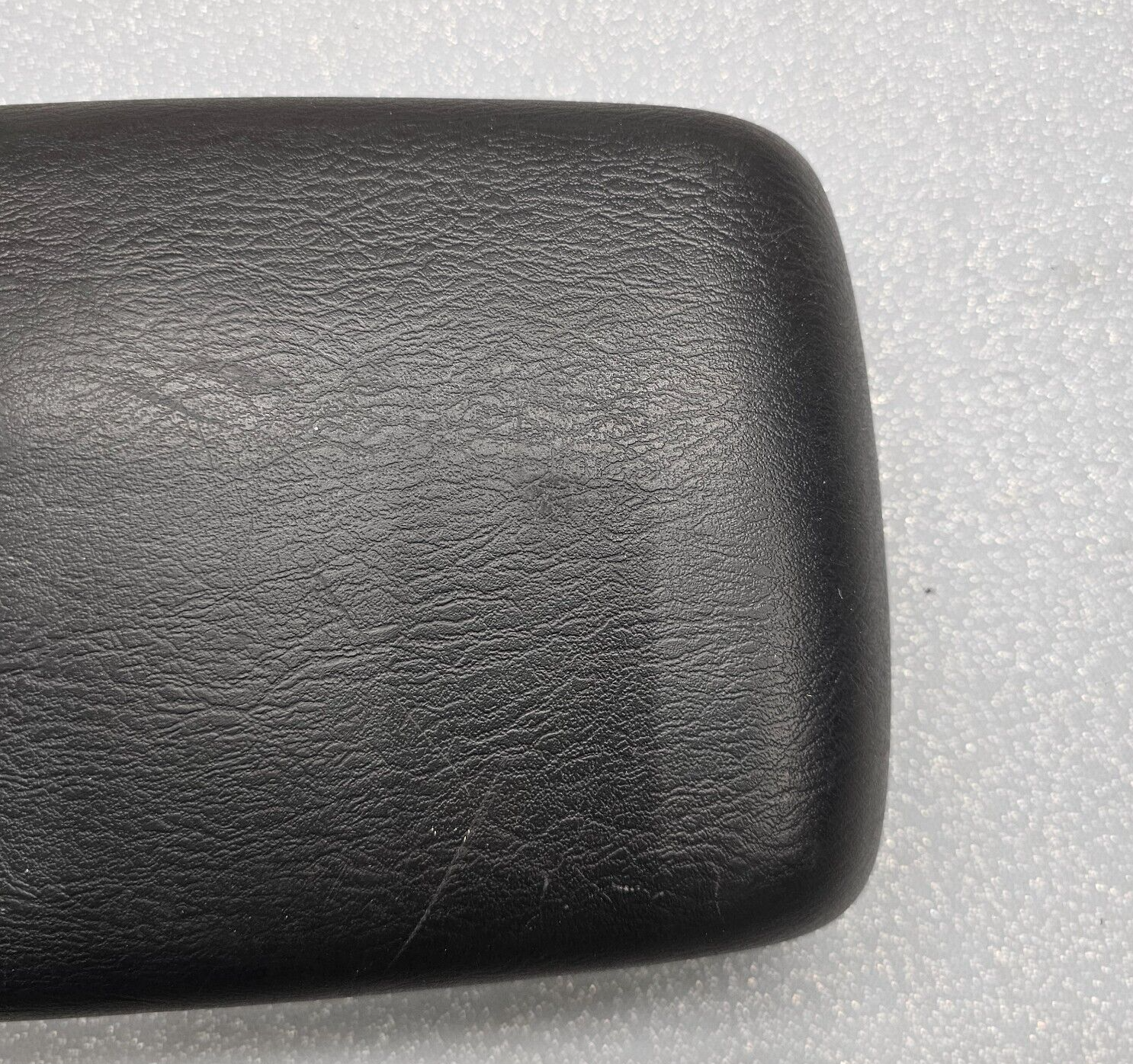 🔥02-07 Jeep Liberty Front Center Console Arm Rest Cover Lid Assembly Black OEM