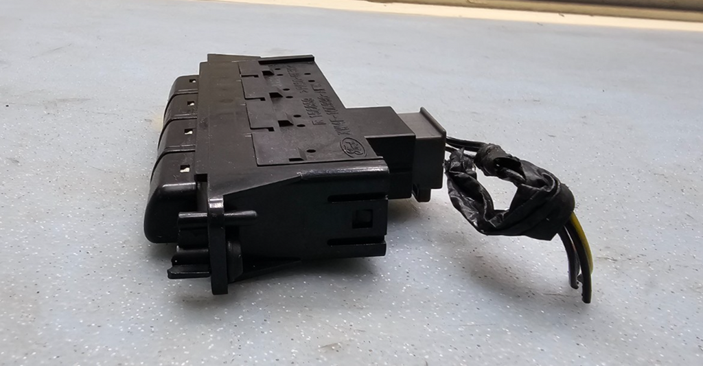 🔥2000-2002 Lincoln LS Switch Module Instrument Cluster BLACK