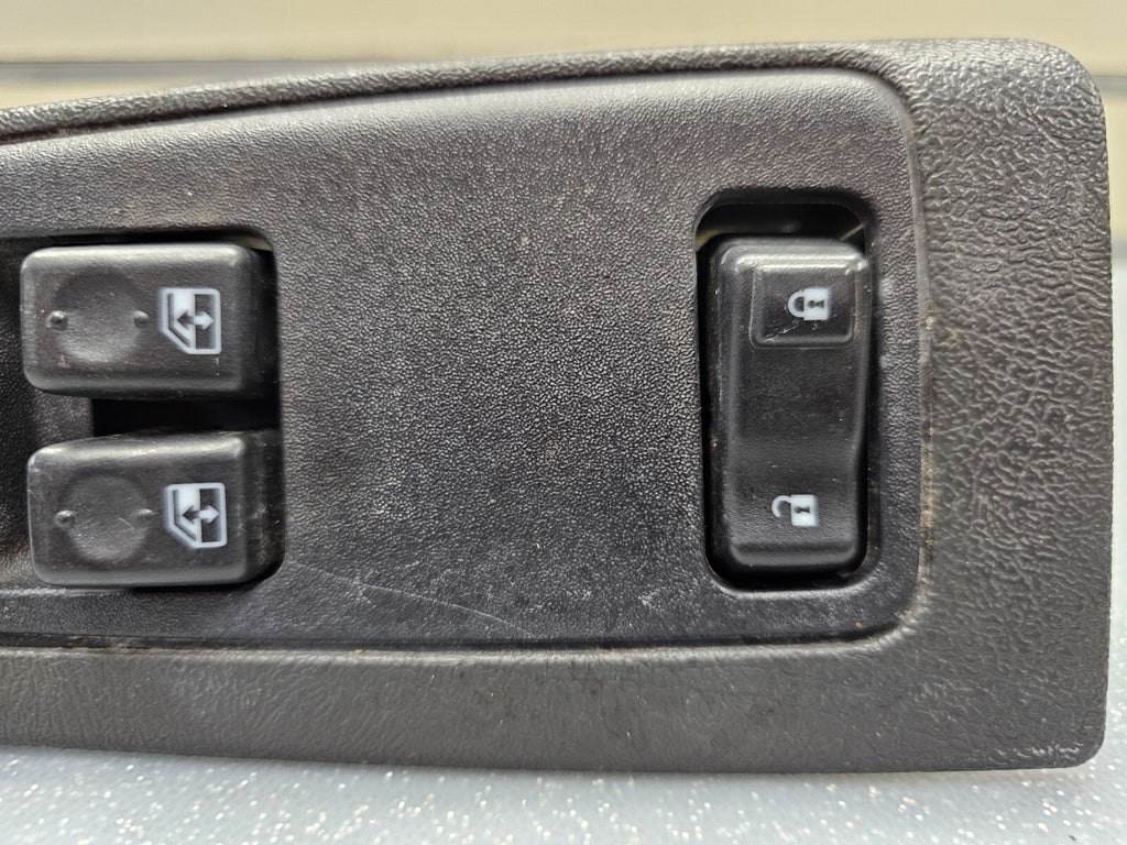 03-06 Silverado Sierra Power Front Driver Window Control Switch Assembly WS4