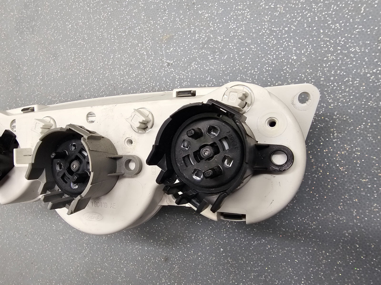 🔥00-07 Ford Focus Dash A/C Heater Climate Control Temperature Conditioner OEM