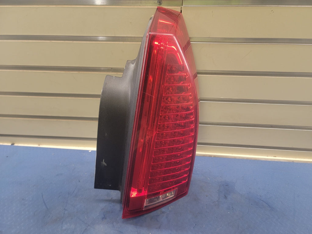 🔥2008-2013 Cadillac CTS Sedan Taillight Lamp Assembly Passenger Side Chrome